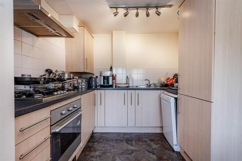 2 bedroom flat for sale, St. Marks Close, High Wycombe HP13
