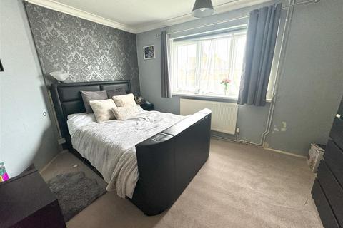 2 bedroom flat for sale, Clun Road, Littehampton