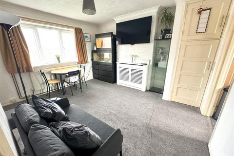87 Clun Road, Wick, Littlehampton, BN17 7EG