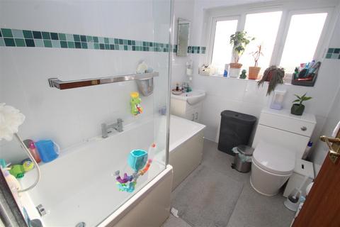 87 Clun Road, Wick, Littlehampton, BN17 7EG