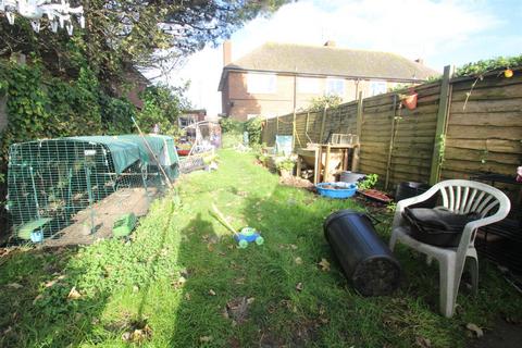 87 Clun Road, Wick, Littlehampton, BN17 7EG