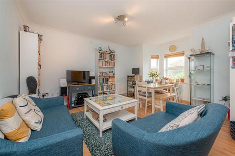 2 bedroom apartment for sale - Queens Road, High Wycombe HP13