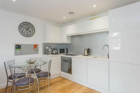 2 bedroom flat to rent, Gravel Hill, Henley-On-Thames RG9