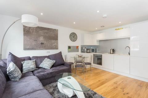 2 bedroom flat to rent, Gravel Hill, Henley-On-Thames RG9