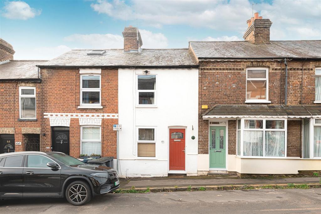 Gordon Road, High HP13 2 bed house for sale £318,500