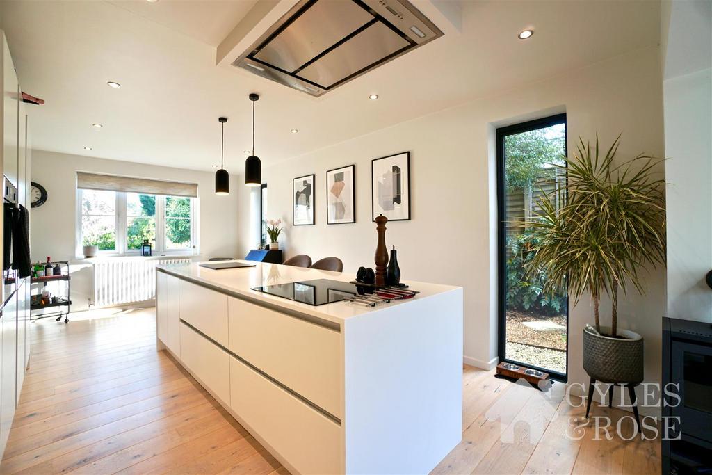 Parsons Hill, Lexden 3 bed detached house for sale £750,000