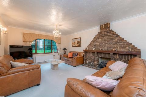 5 bedroom detached house for sale, Daws Hill Lane, High Wycombe HP11