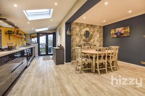 18 Castle Rise, Hadleigh, Ipswich, IP7 6JL