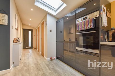 18 Castle Rise, Hadleigh, Ipswich, IP7 6JL