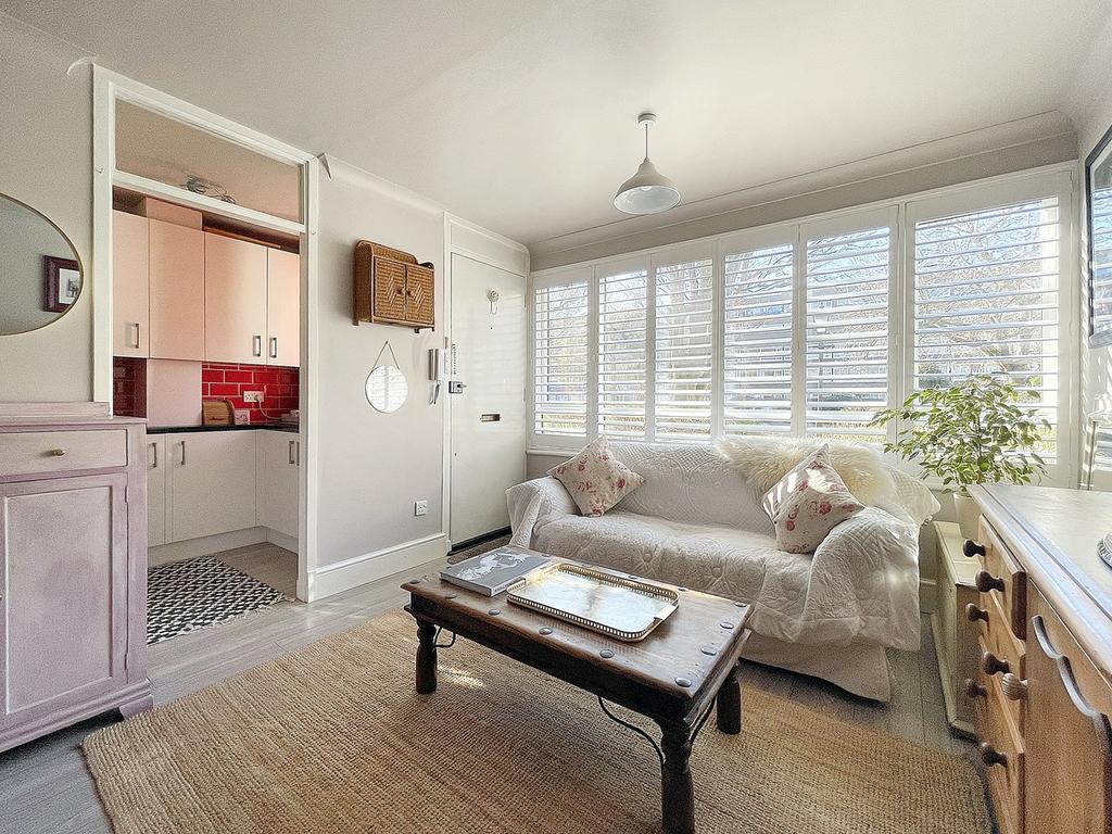 Fair Acres, Bromley BR2 1 bed flat for sale £215,000