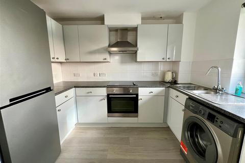 2 bedroom apartment for sale - Connington Crescent, London E4