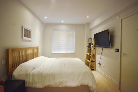 1 bedroom apartment for sale, Market Place, Brentford