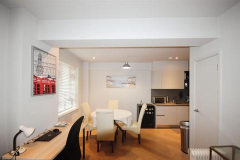 1 bedroom apartment for sale, Market Place, Brentford