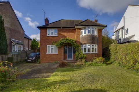 4 bedroom detached house for sale, Amersham Road, High Wycombe HP13