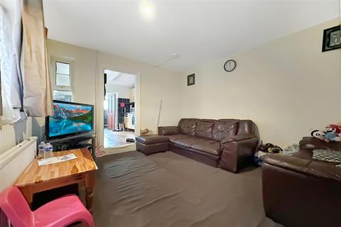 3 bedroom semi-detached house for sale, Dashwood Avenue, High Wycombe HP12
