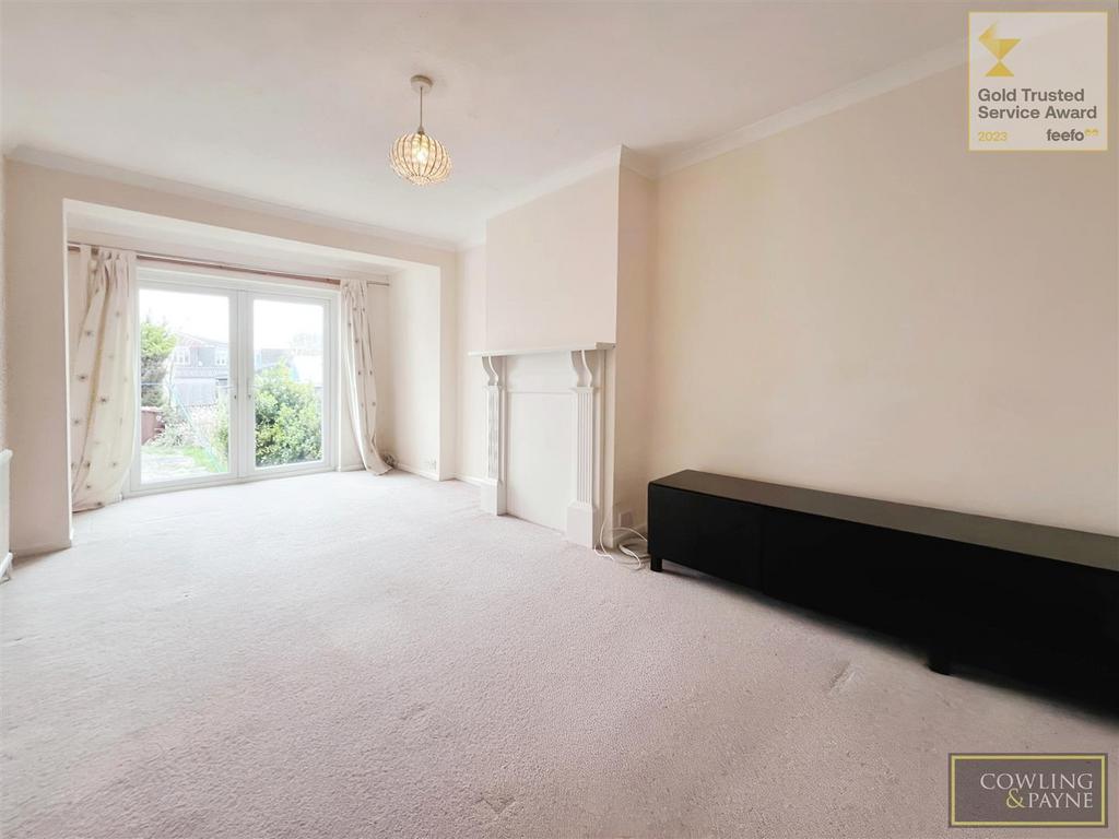 Rayleigh Road, Benfleet 2 bed semidetached bungalow for sale £295,000