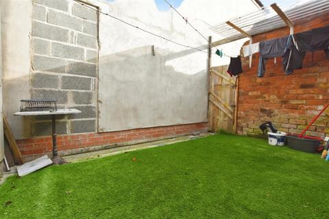 2 bedroom terraced house for sale, Folkestone Street, Hull