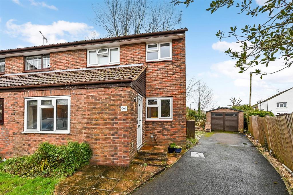 Olivers Meadow, Westergate 3 bed semidetached house for sale £343,000