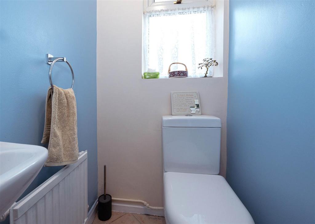 Guest toilet STPP8687.jpg