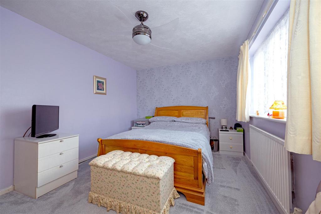 Bedroom 1 STPP8740.jpg
