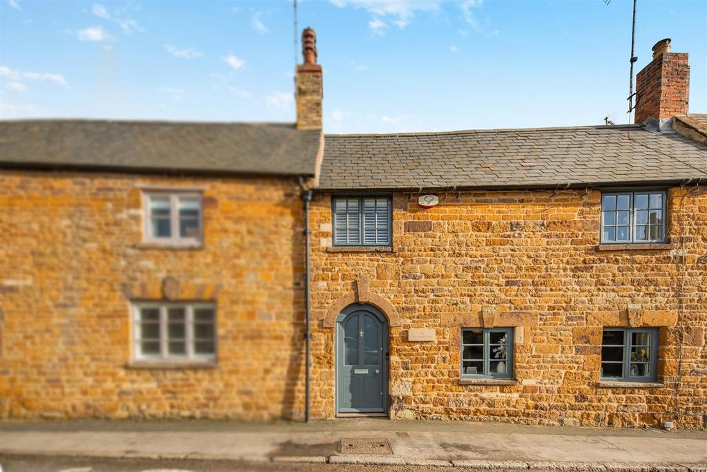 Main Street, Lyddington, Rutland 3 bed character property for sale £