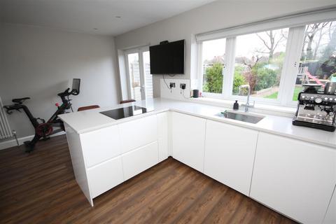 134 Crescent Drive, Petts Wood, Orpington, BR5 1BE