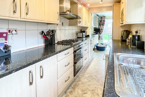 18 Dacombe Close, Upton, Poole, BH16 5JR