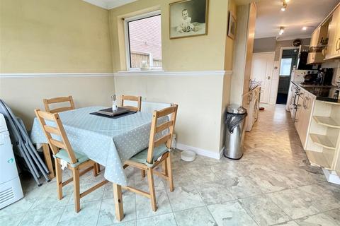18 Dacombe Close, Upton, Poole, BH16 5JR