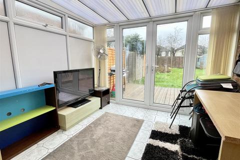 18 Dacombe Close, Upton, Poole, BH16 5JR