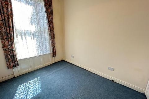 2 bedroom flat for sale, Blenheim Terrace, Scarborough