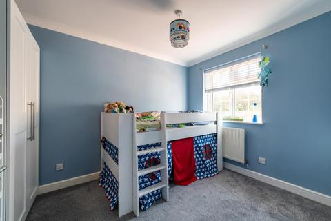 17 Dawes Close, Greenhithe, DA9 9RA