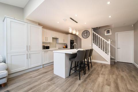 17 Dawes Close, Greenhithe, DA9 9RA