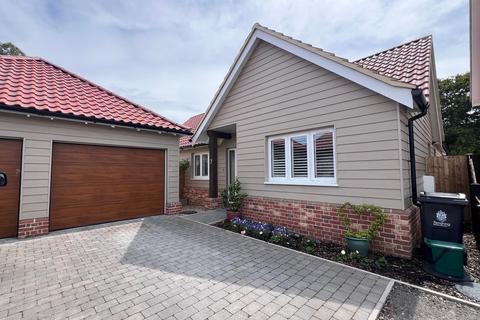 3 bedroom detached bungalow for sale, Tamarisk Close, Kirby-le-Soken, Frinton-on-Sea, CO13