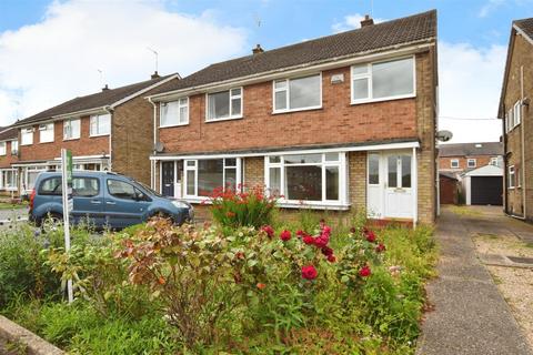 3 bedroom semi-detached house for sale, Brocklesby Close, Hessle