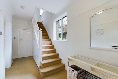 92 Littleheath Road, South Croydon, CR2 7SD