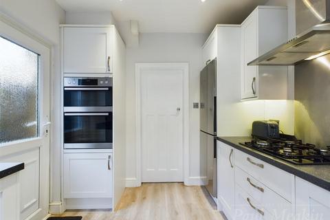 92 Littleheath Road, South Croydon, CR2 7SD