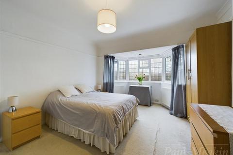92 Littleheath Road, South Croydon, CR2 7SD