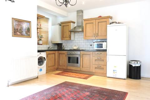 3 bedroom end of terrace house for sale, Exeter Road, Enfield, EN3