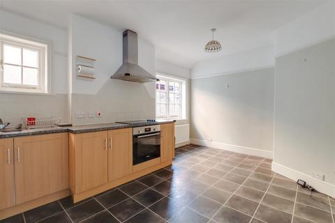 4 bedroom detached house for sale - Kings Drive, Thames Ditton