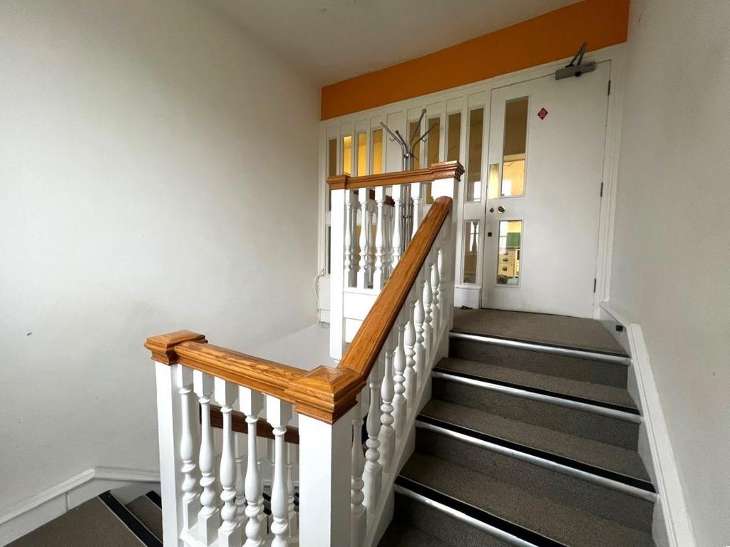 Manor Park, Aldershot Property £1,045 pcm (£241 pw)