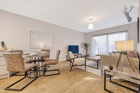 2 bedroom flat for sale, Chantal Court, Woodford Green