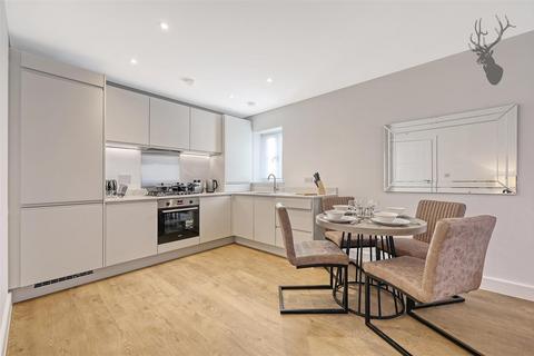 2 bedroom flat for sale, Chantal Court, Woodford Green