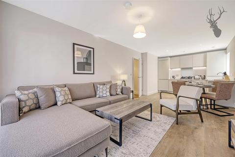 2 bedroom flat for sale, Chantal Court, Woodford Green