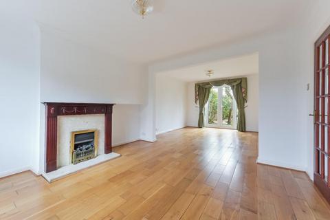 2 Wolsey Close, Worcester Park, KT4 7EF