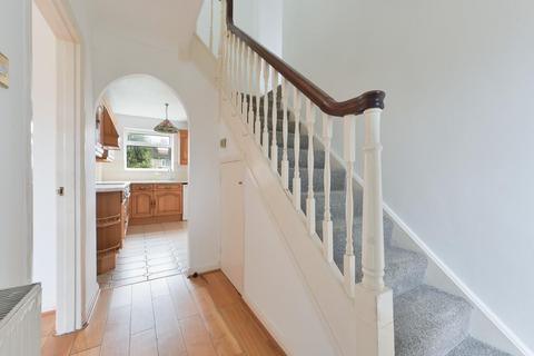 2 Wolsey Close, Worcester Park, KT4 7EF