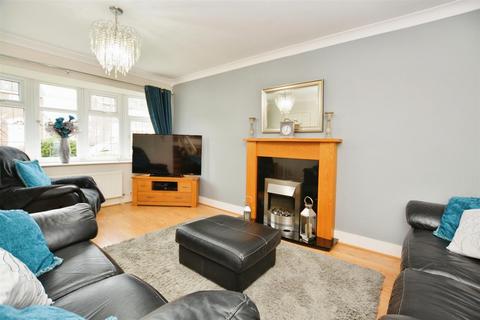3 bedroom semi-detached house for sale, Queenswood Road, Scunthorpe