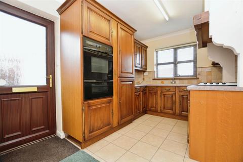 12 Hall Rise, Messingham, Scunthorpe, DN17 3TF