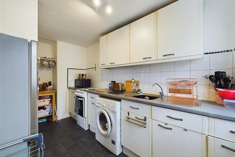 7 Vanbrugh Close, Crawley, RH11 8FA