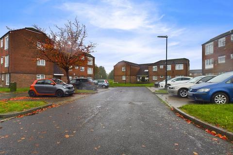7 Vanbrugh Close, Crawley, RH11 8FA