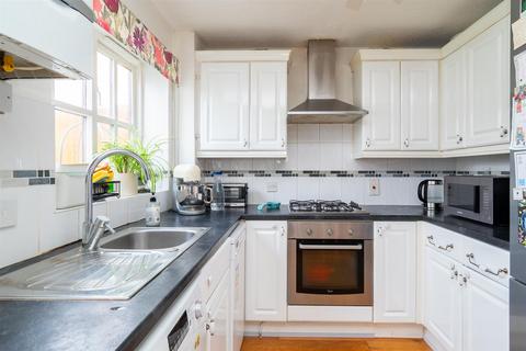 14 Knockholt Close, Sutton, SM2 6ED